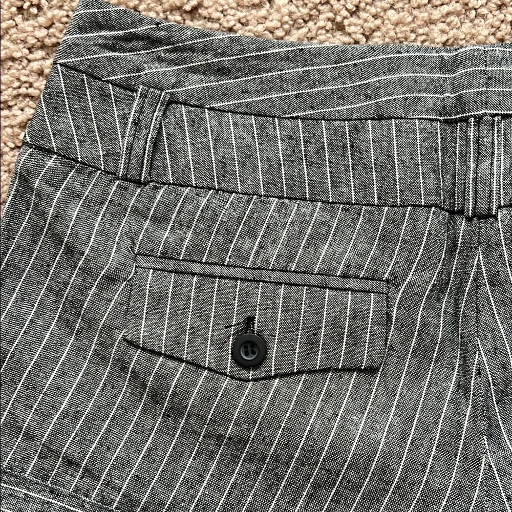 G by Guess Gray pinstriped shorts women’s size 25/0 linen and cotton blend - Picture 7 of 14